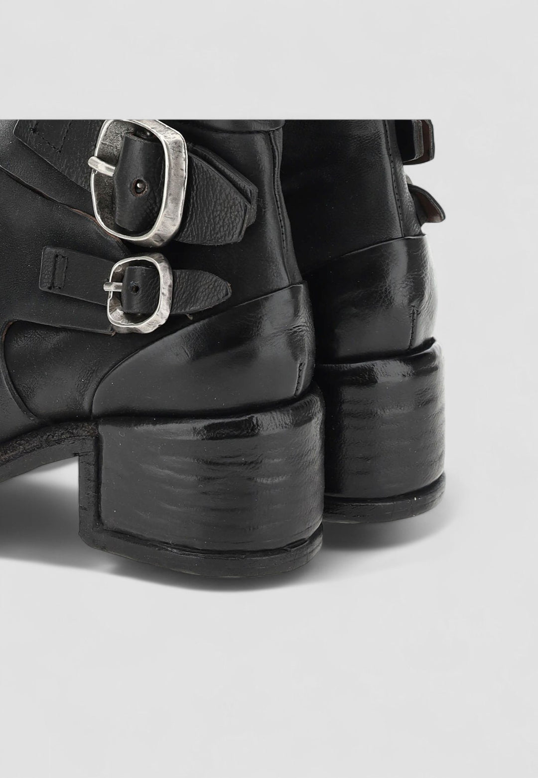 BOTIN CURE NEGRO