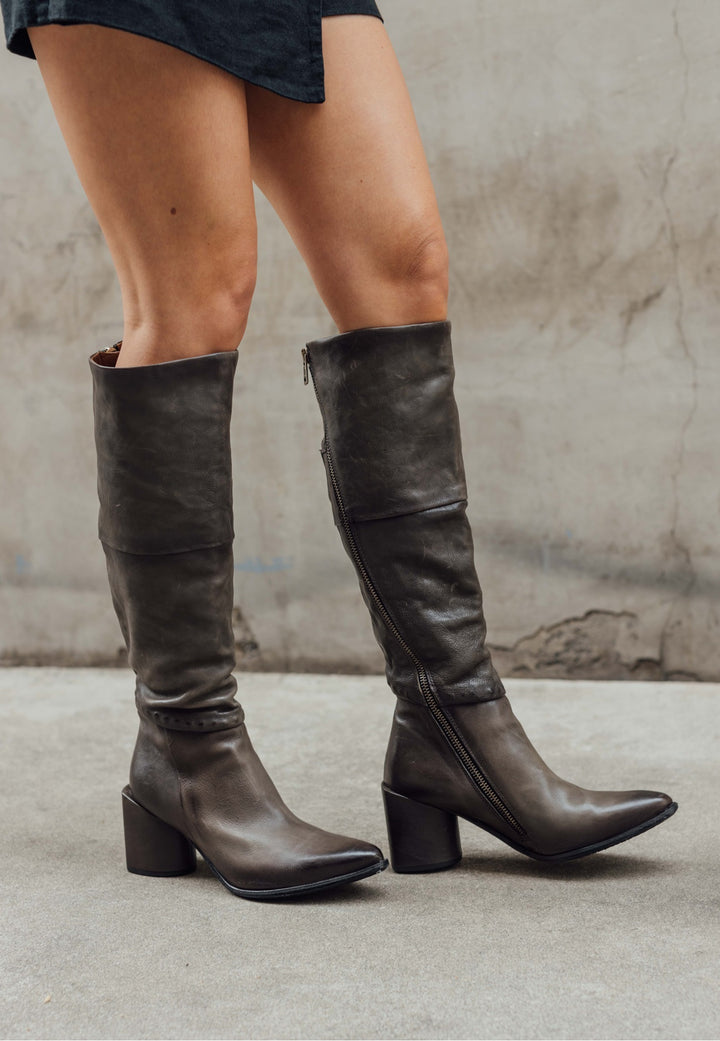 BOTA ENIA SMOKE
