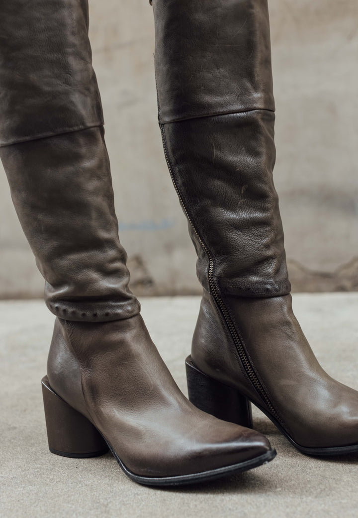 BOTA ENIA SMOKE