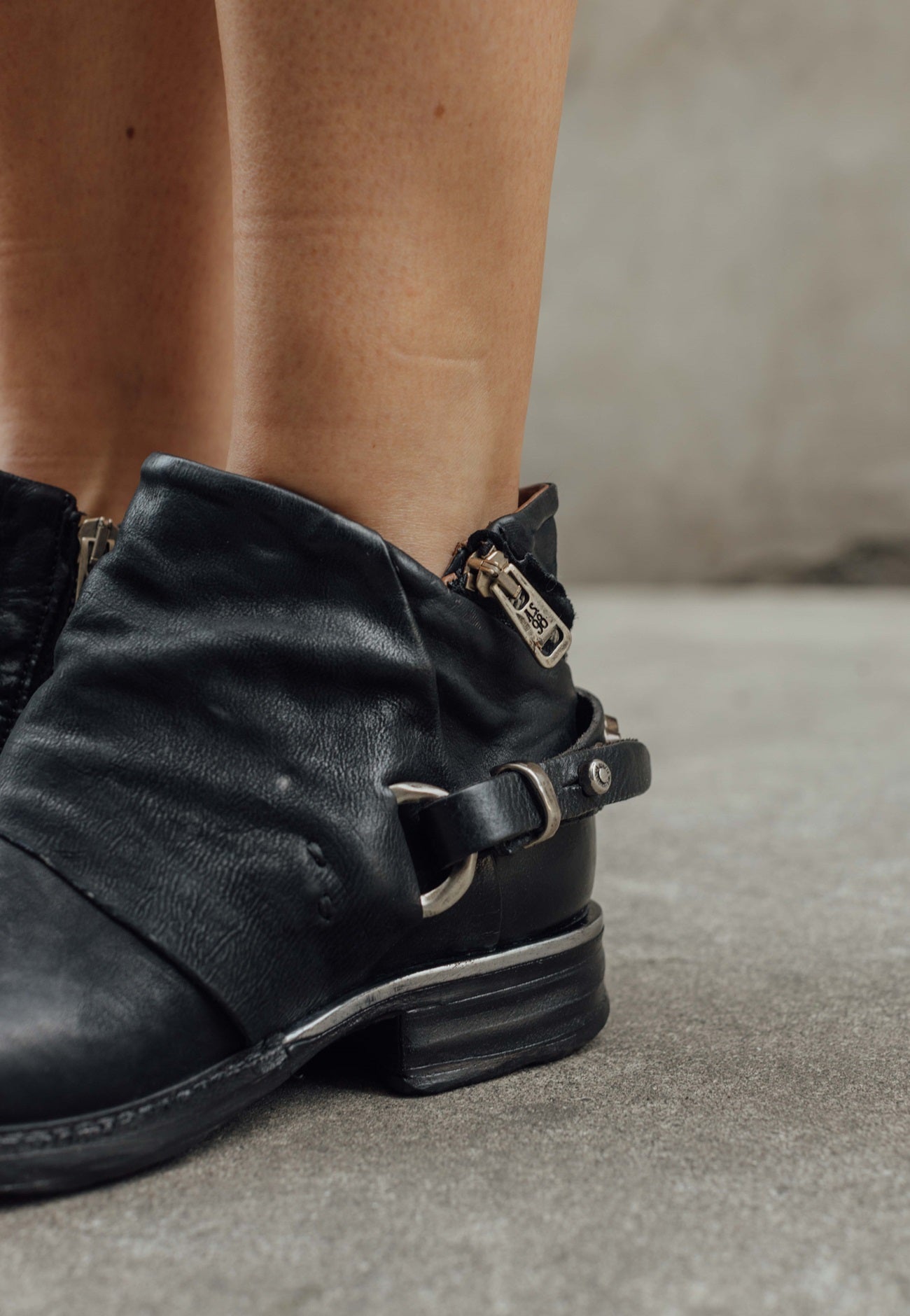 あっきー BOTIN ALIVE NEGRO – AS98Chile