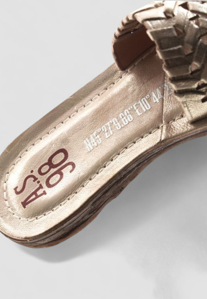 SANDALIA FLAT PLATINO