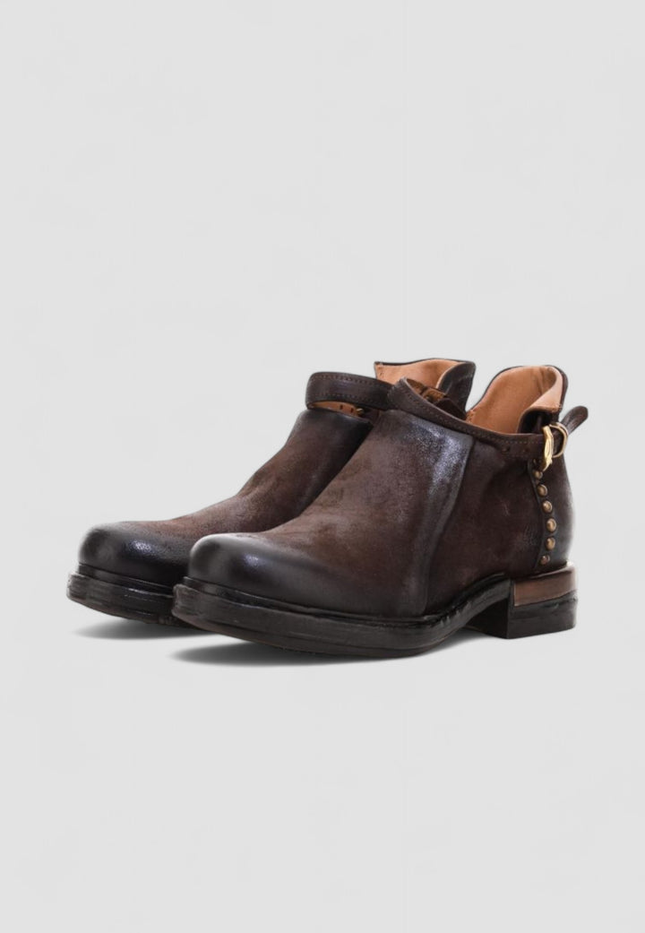 BOTIN COBAIN EBANO
