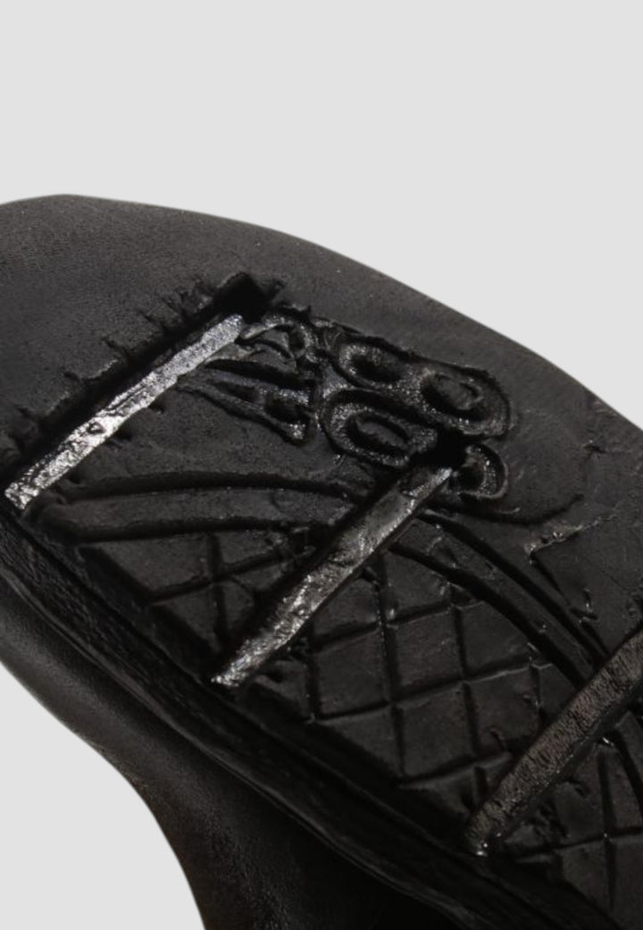 BOTIN COBAIN EBANO