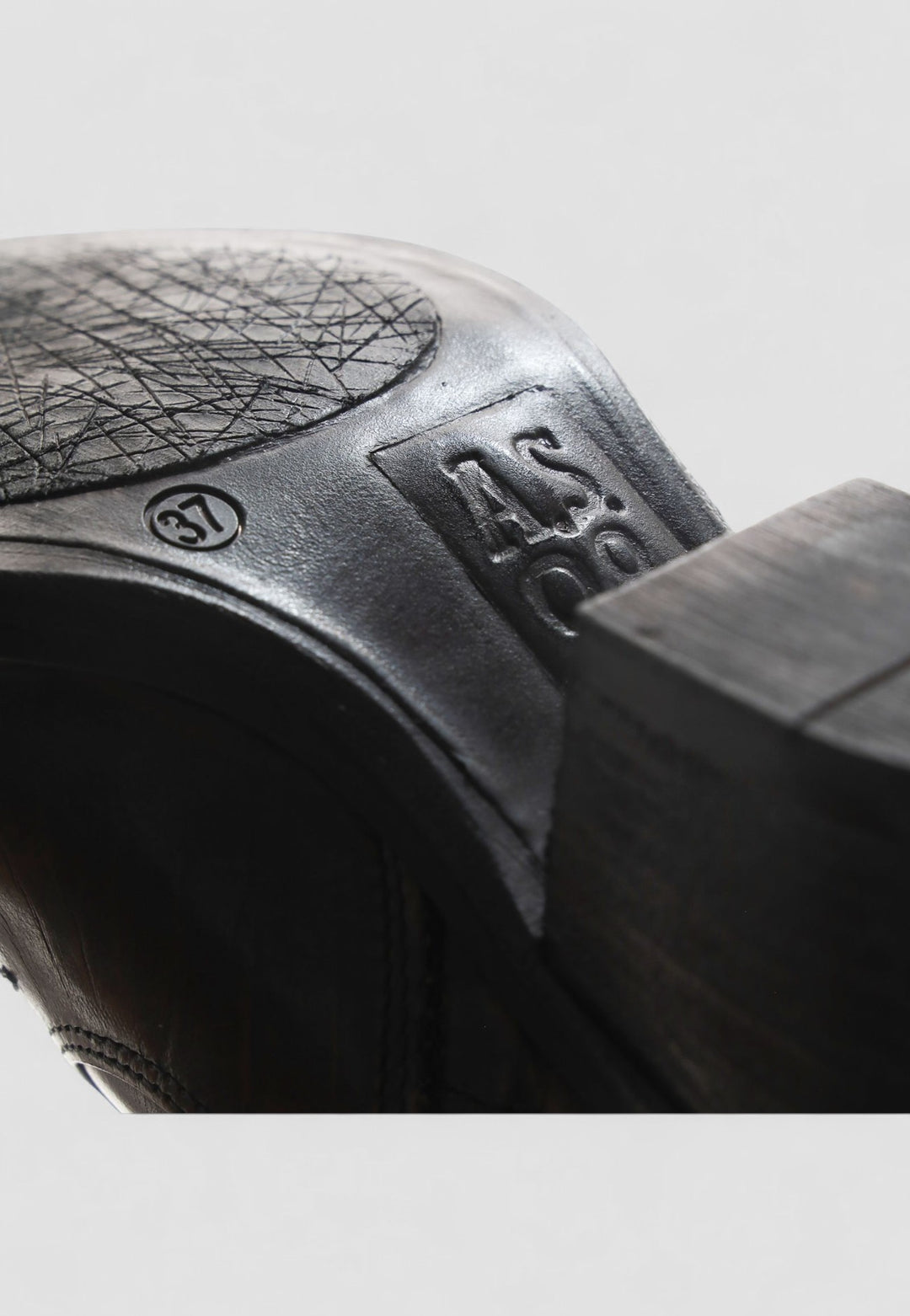 BOTIN HUNTER TIGER